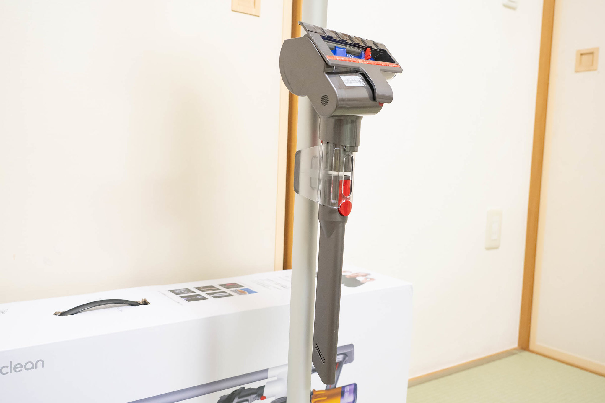 Dyson V12 detect Slimを購入！付属の純正スタンドについて紹介するぞ