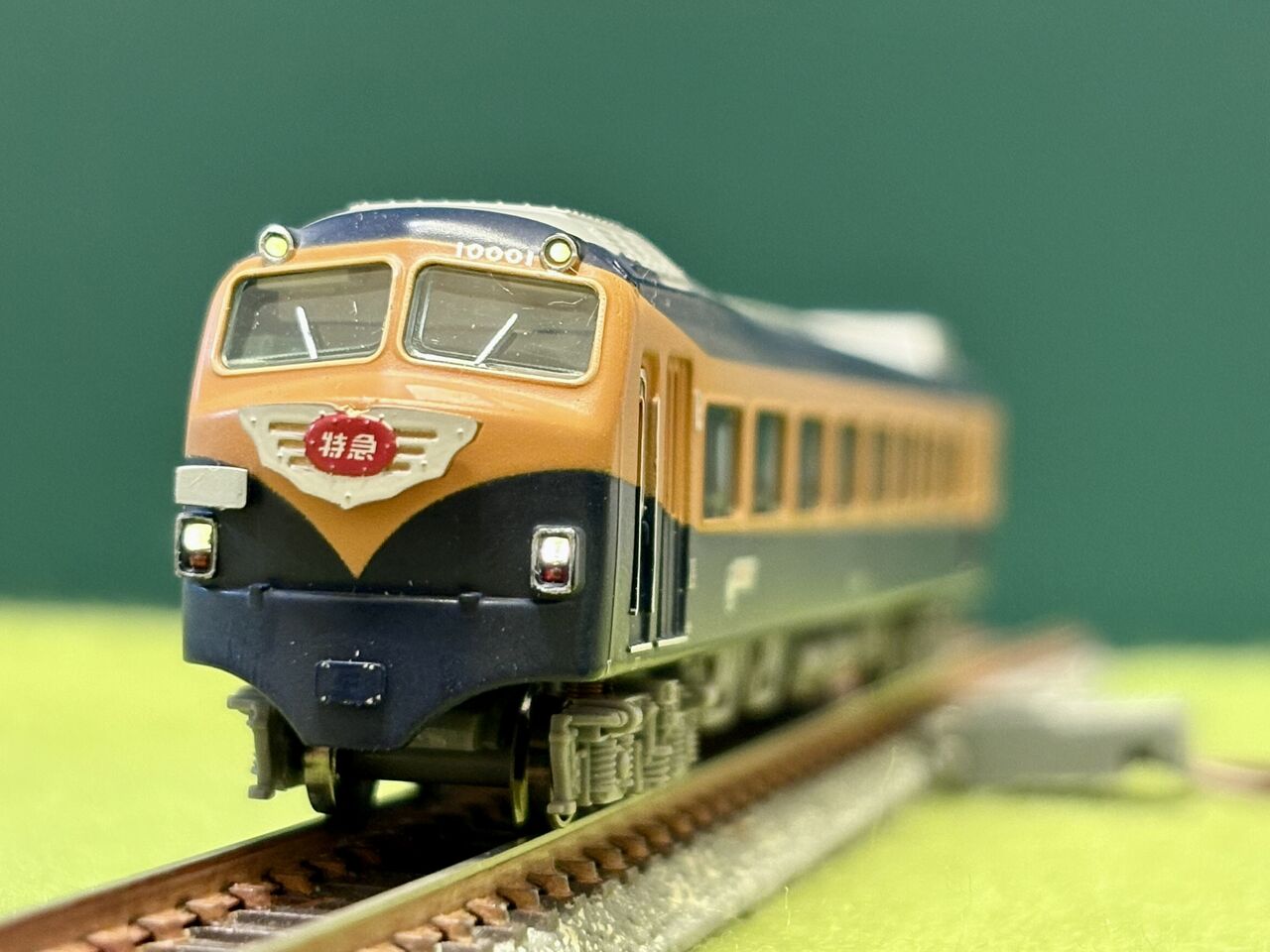 マイクロエースとKATOの「近鉄ビスタカー」を並べてみました