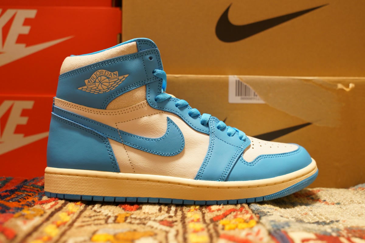 レビュー】ナイキ エアジョーダン1 UNC リイマジンドのサイズ感や