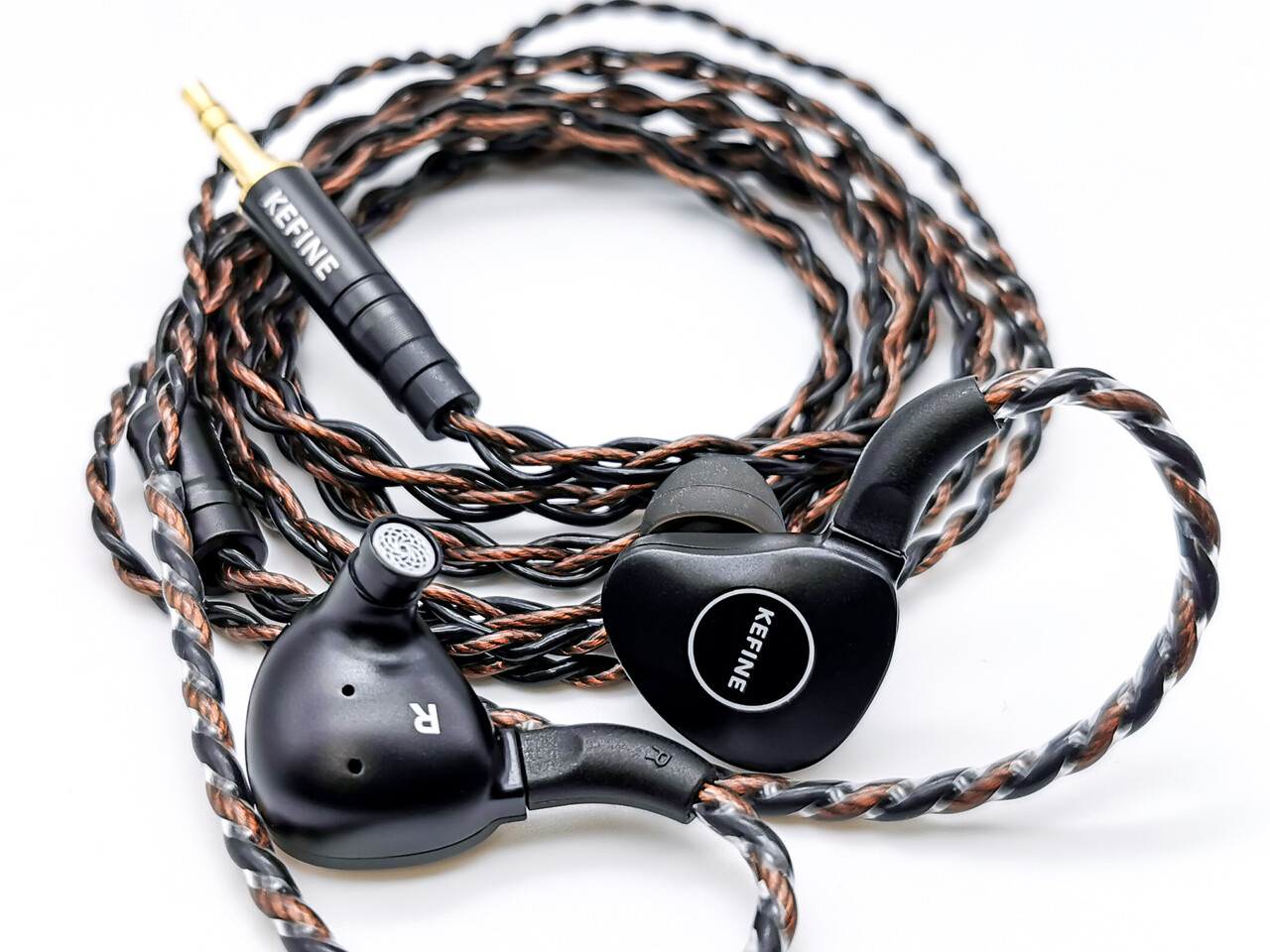 KEFINE Klanar」 14.5mm平面駆動ドライバー搭載で金属シェルを採用した