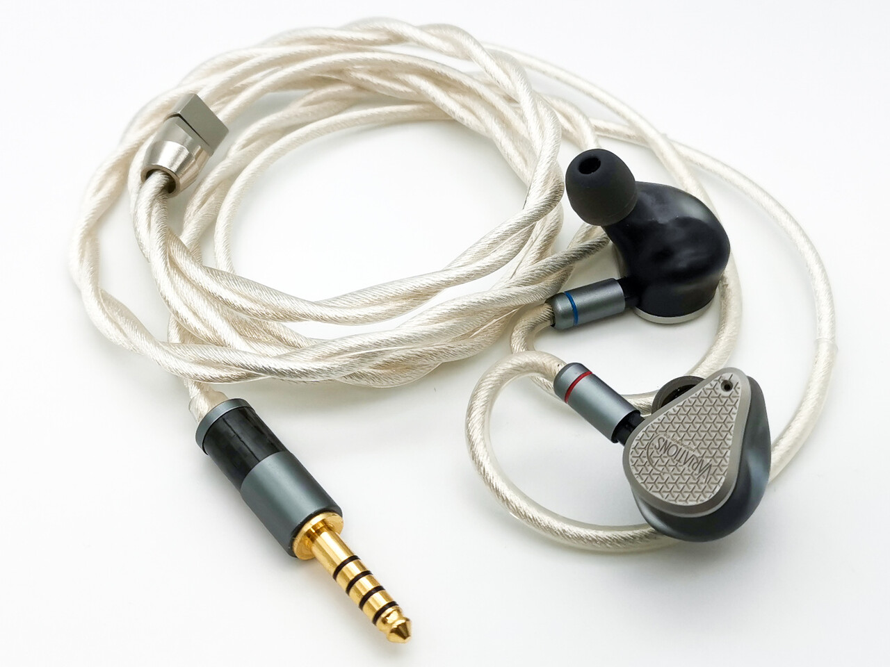 水月雨 「Moondrop VARIATIONS」 静電ドライバー搭載、2EST+2BA+1DDの5