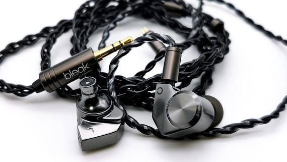 ORIVETI bleqk Dynabird」 クールなブラックデザインにバランスが良く