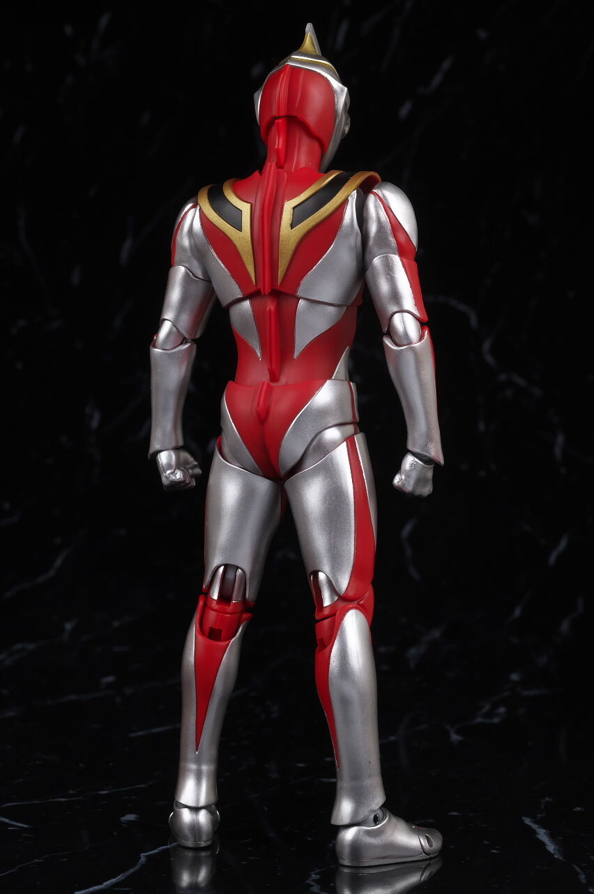 S.H.フィギュアーツ(真骨彫製法) ウルトラマンガイア(V2) レビュー