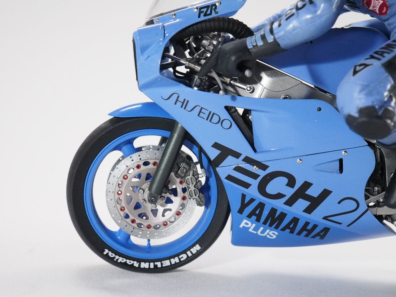 作る フジミ TECH21 ヤマハFZR750 1/12 「その14 ギャラリー」 : 299の