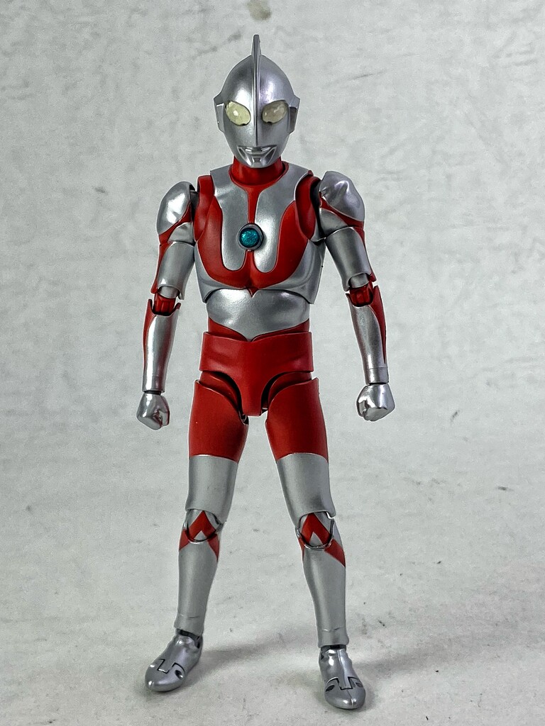 S.H.Figuarts (真骨彫製法) ウルトラマン レビュー : えるけーえぬ