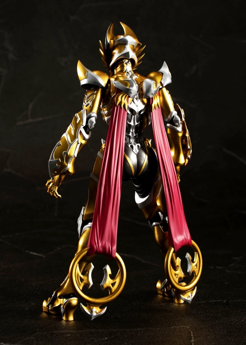 闇を切り裂く金色の牙！「黄金騎士 ガロ（レオン 刻印Ver.）」撮り