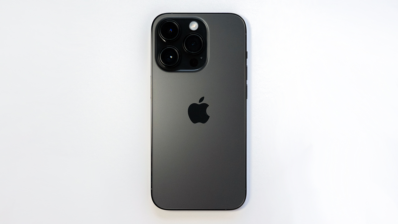 iPhone 14 Pro レビュー その1：外観チェックと、1日だけど使ってみた