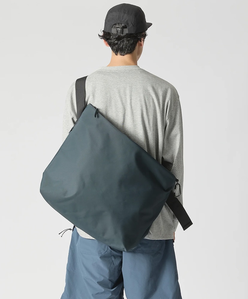 Nylon Messenger Bag(FREE Grey/グレー): meltum
