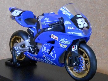 2005年鈴鹿8耐 CBR1000RRとZX-10R 模型