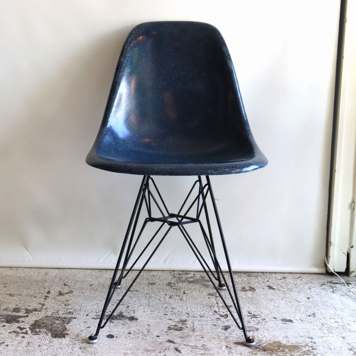 ハーマンミラー社製イームズ サイドシェルチェア(ネイビーFRP