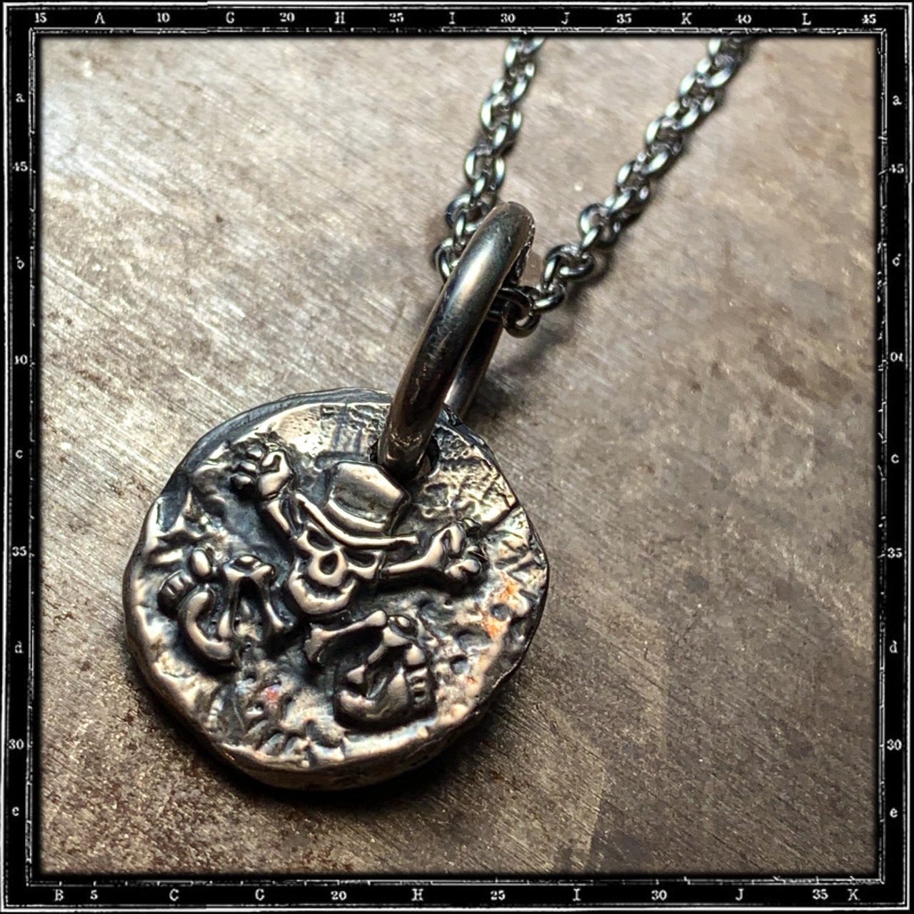 CRAZY PIG GOMEZ COIN PENDANT | クレイジーピッグ公式オンライン