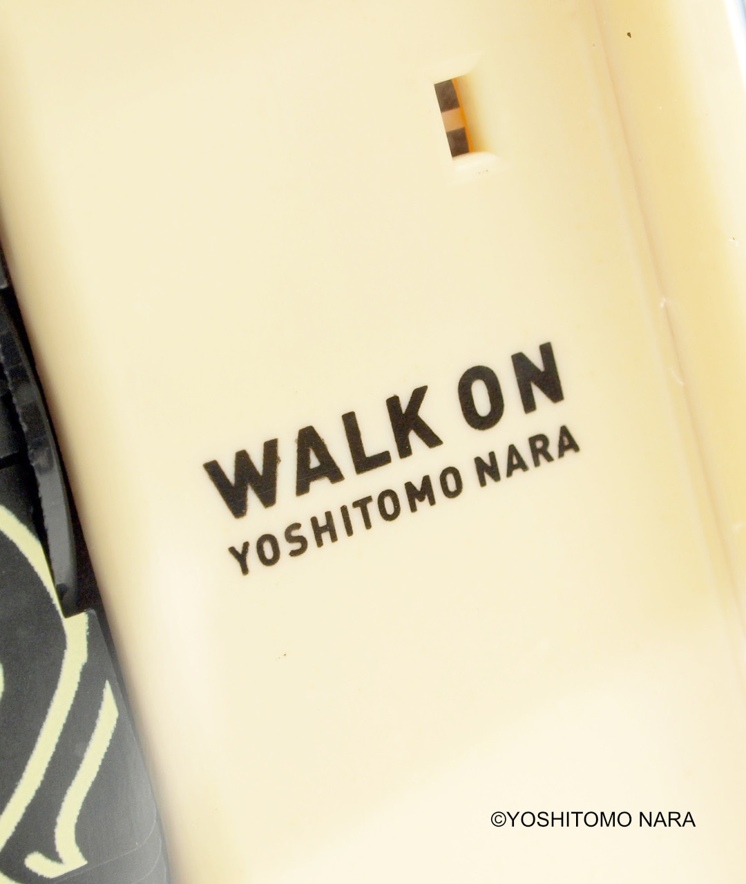 奈良美智 パタパタクロック [WALK ON(ベージュ)]｜ラムフロム - アート