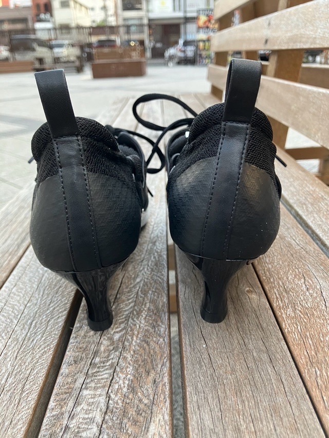 MAISON MAVERICK PRESENTS メッシュ レースアップ パンプス MS2365 BK