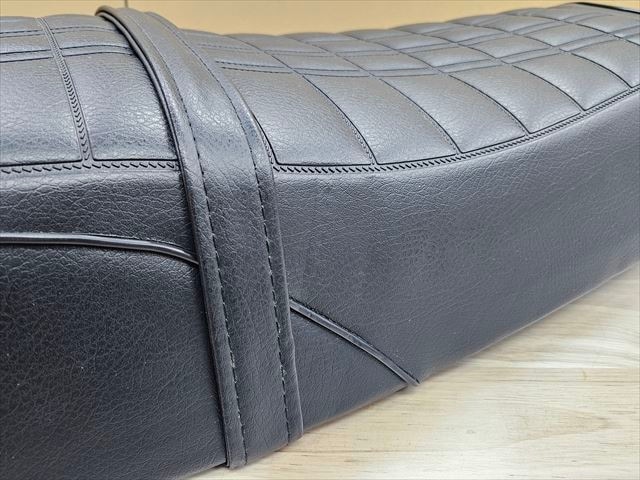 Z400FX ノーマルシート(E4用)金文字(アウトレット品) | KAWASAKI