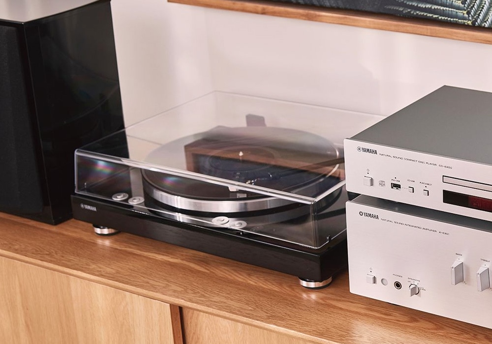 YAMAHA - TT-S303/ブラック（レコードプレーヤー）《e》【在庫有り即納