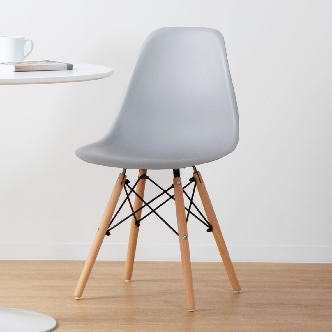 イームズシェルチェアでナチュラルかわいいが実現【全12色】