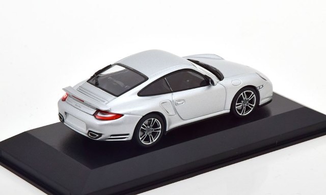 新品 943 069016 ミニチャンプス 1/43 ポルシェ Porsche 911 (997 II