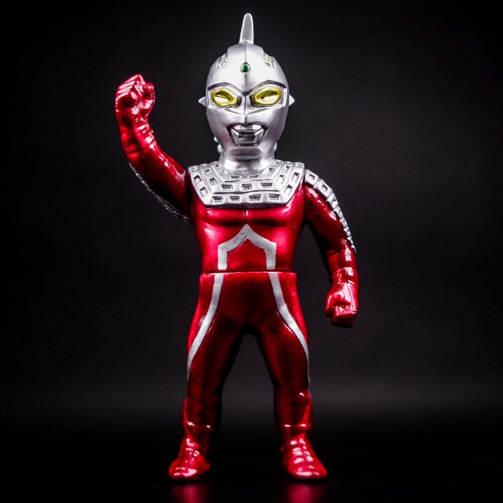 ソフビ/MAX TOY マックストイ/ウルトラセブン/メタリックレッド｜墓場