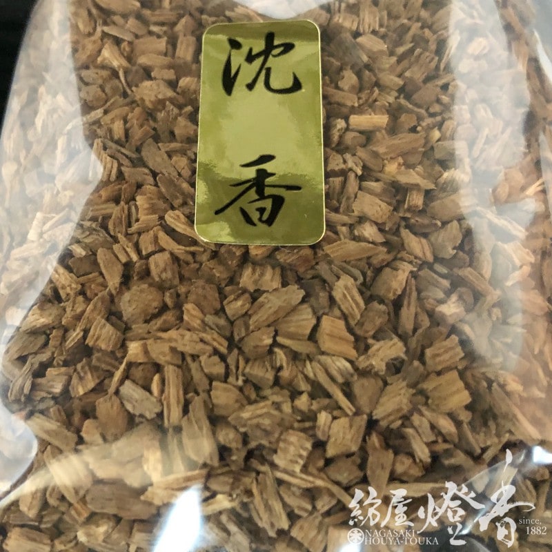 香木/香原料『特品沈香(シャム沈香)【刻】10g紙箱入』精華堂 | 取扱い