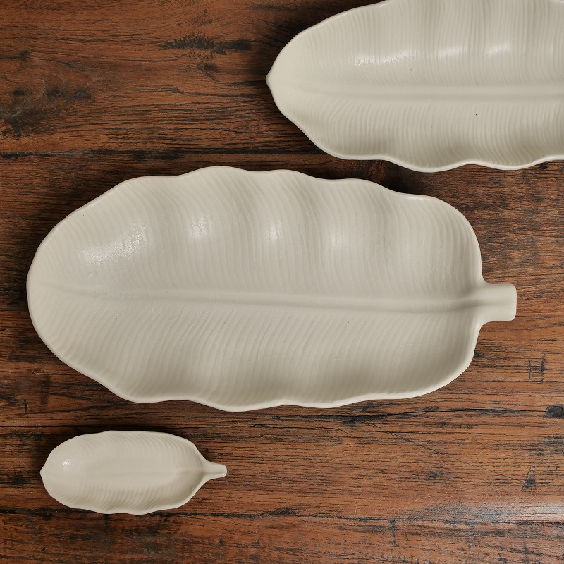 バナナリーフトレイ ホワイト 陶器皿｜マライカ公式通販