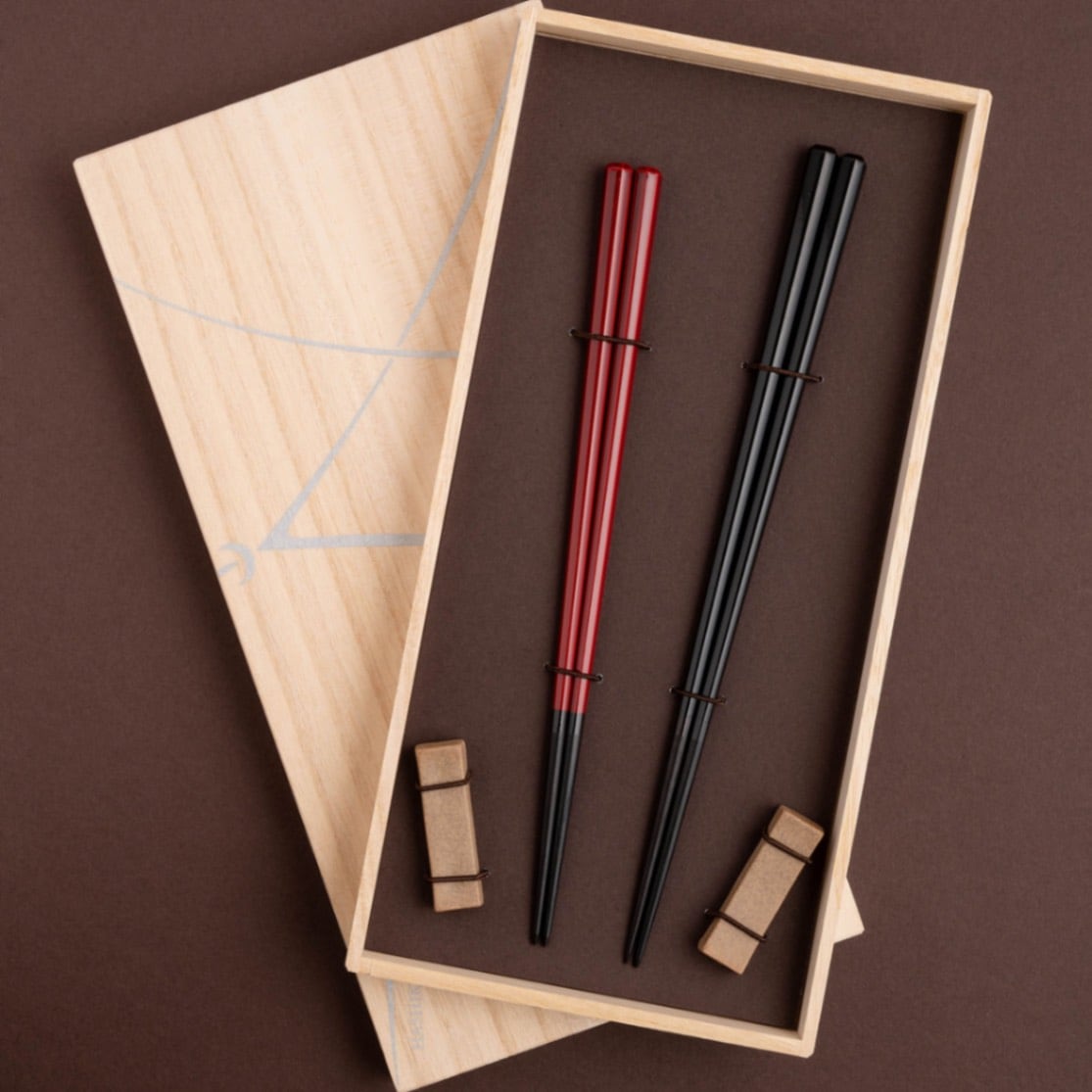 黒檀 四角 漆塗分 赤 21.5cm スリーブ箱入り | お箸の専門店 【箸蔵ま
