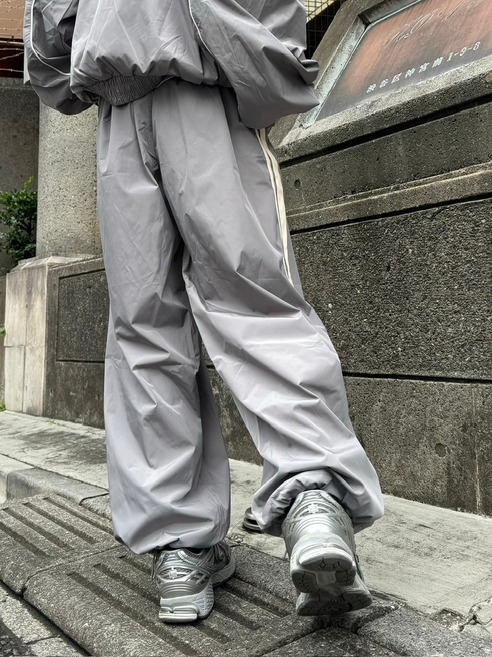 Chikashitsu +】set up side line track pants (2color