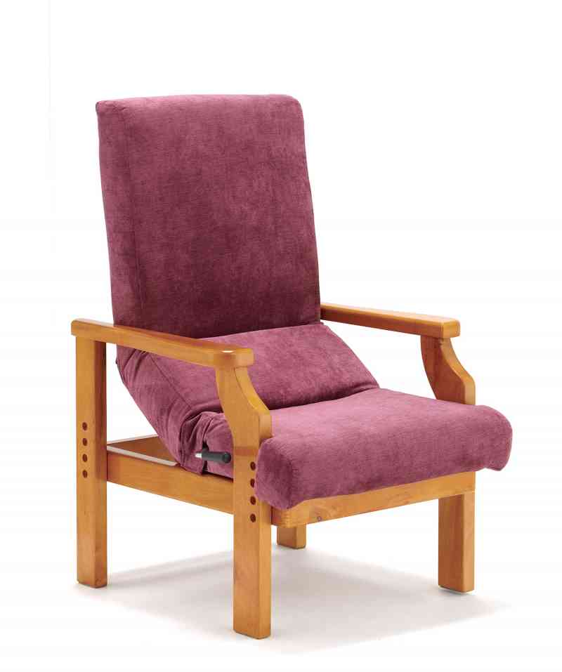 骨盤を立てて視線を上げる椅子「円背サポートチェア」 | フランス