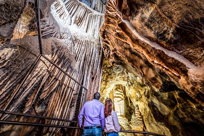 ジェノラン洞窟：川の洞窟ツアー 2026 - ジェノラン・ケーブ