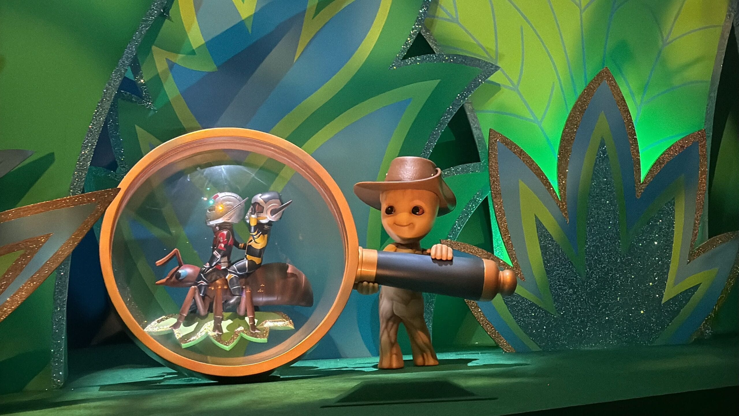 it's a Small World フィギュア グルート ディズニー it's a Small