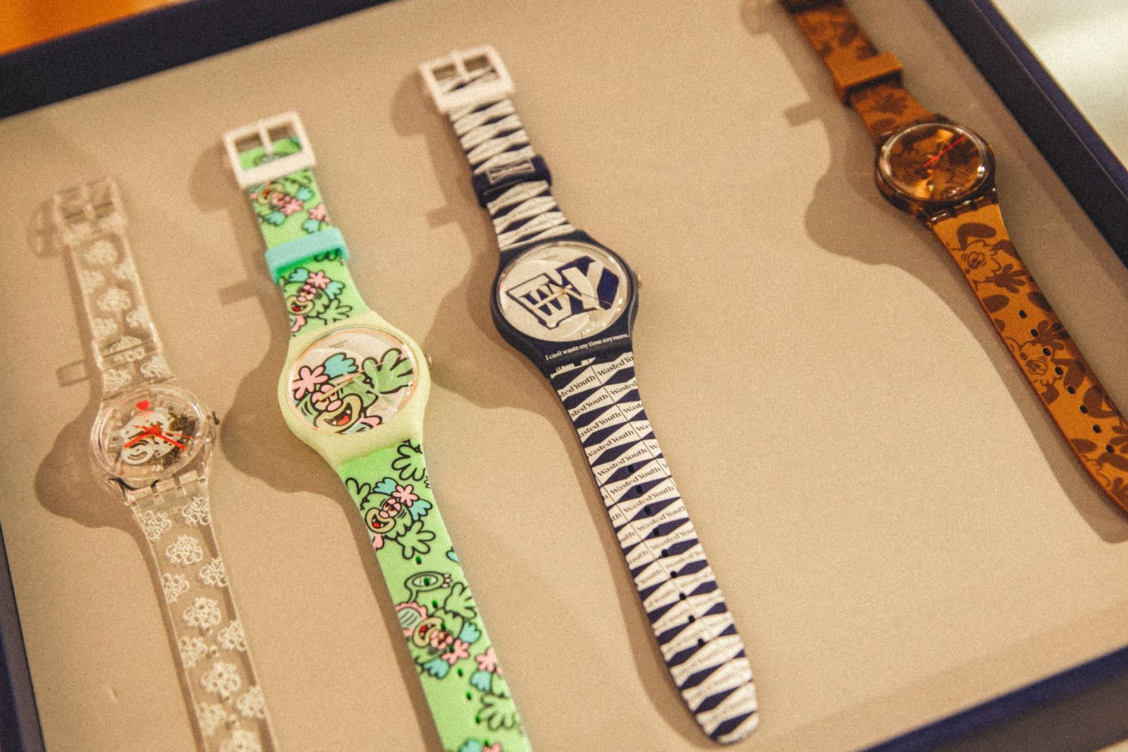 スウォッチ」がアーティストのVERDYとのコラボコレクションを発売 本人