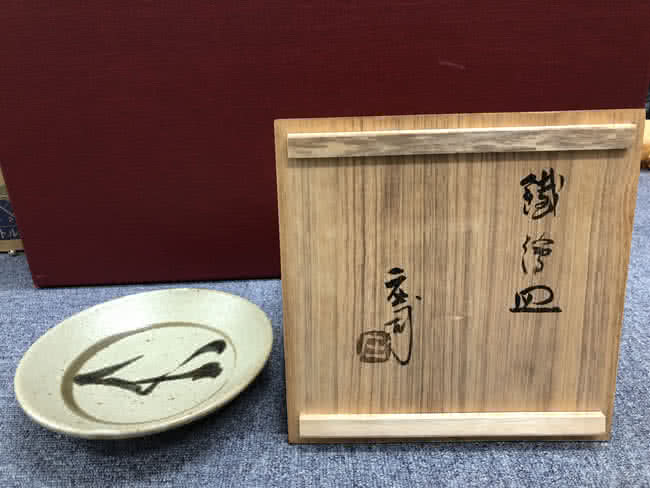 浜田庄司・鉄絵皿を買取り｜戸田 ｜ ブランド品の買取ならエコリング