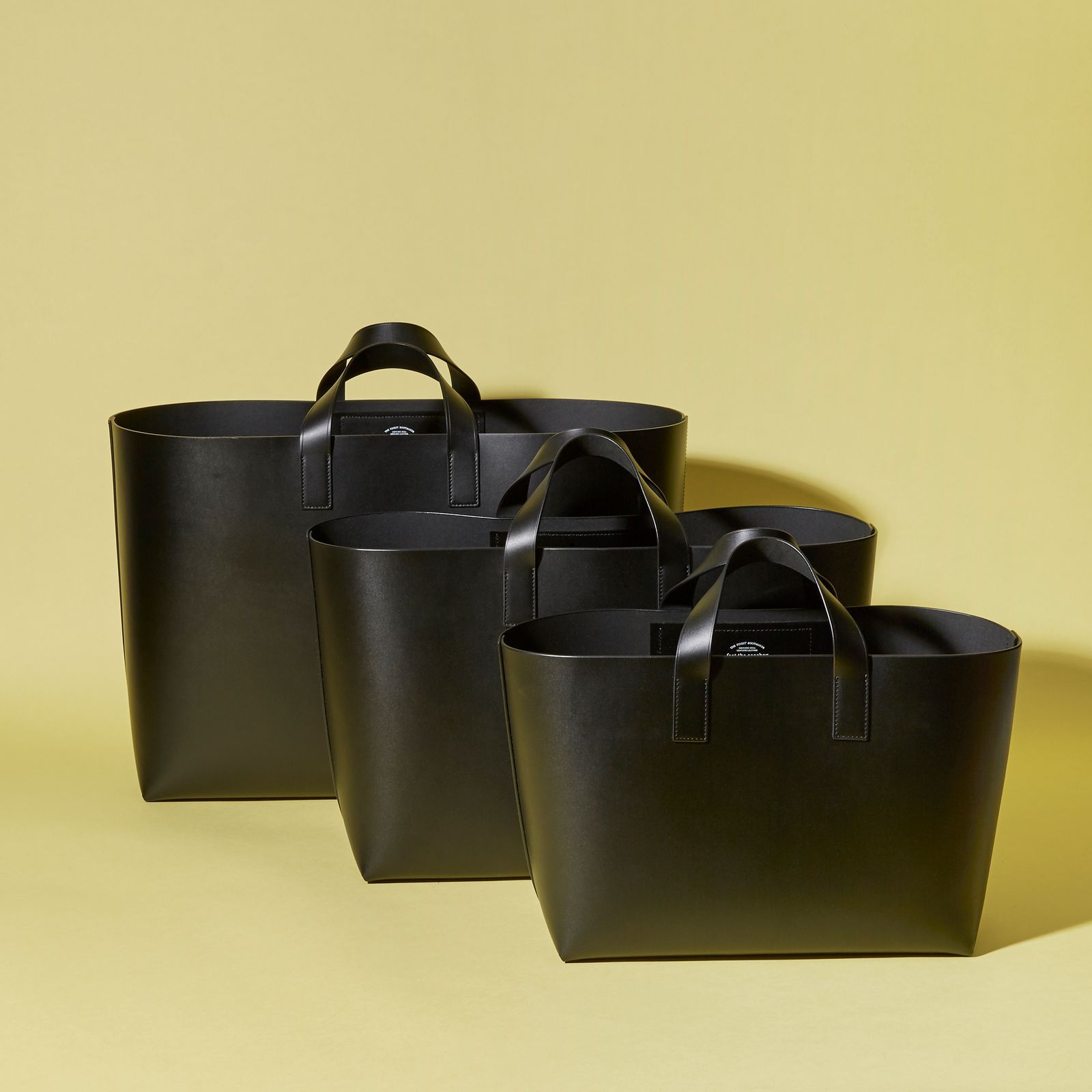 ミニマル美を発揮！ フット・ザ・コーチャーのトートバッグ | GQ JAPAN