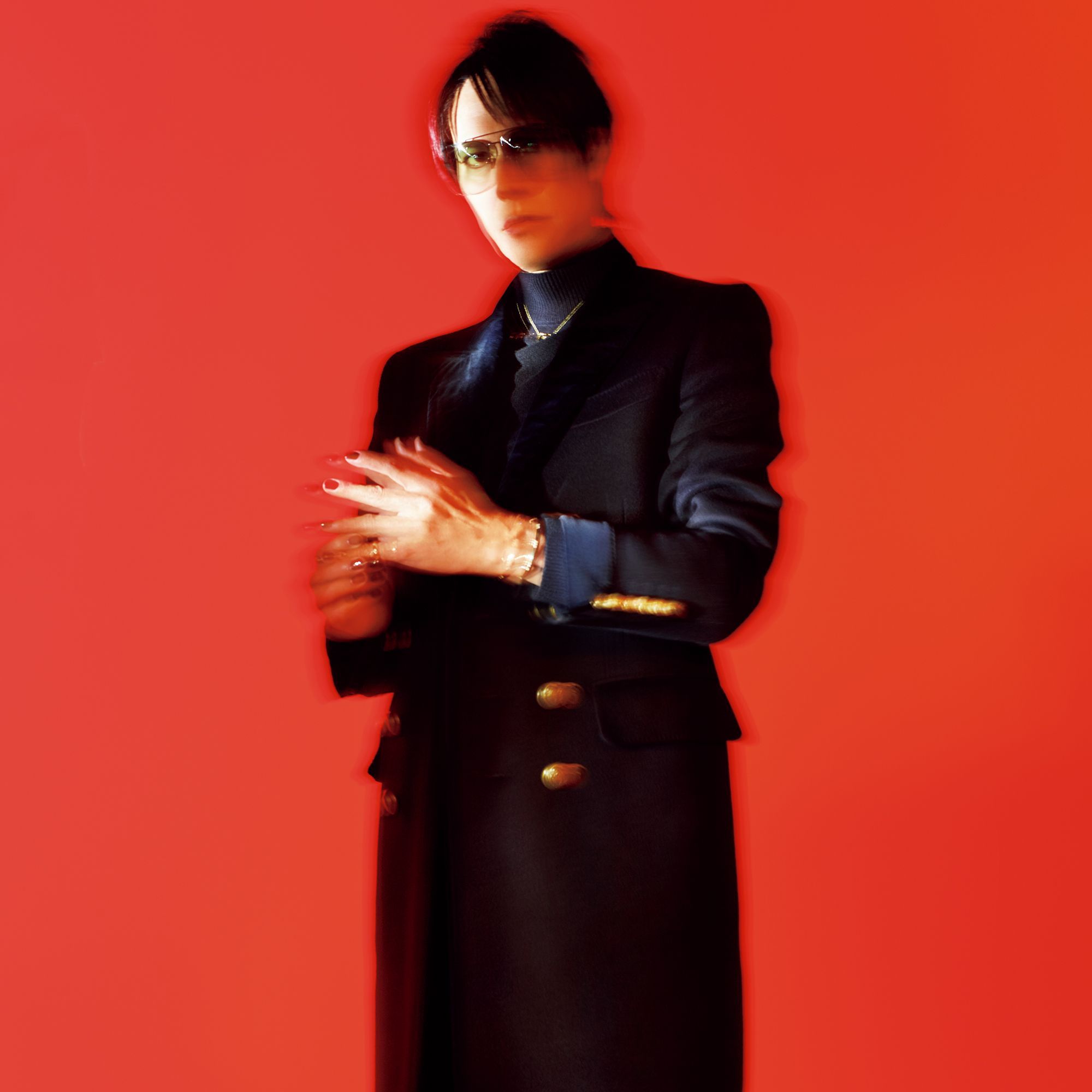 装飾がバクチクする。──櫻井敦司が魅せる！ | GQ JAPAN