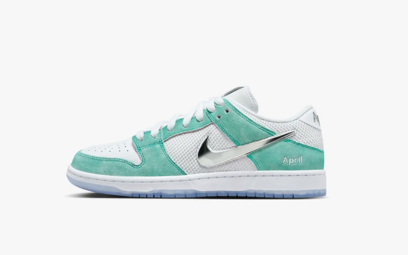 ナイキ SB×エイプリル・スケートボードの「ダンク LOW プロ」は爽やか
