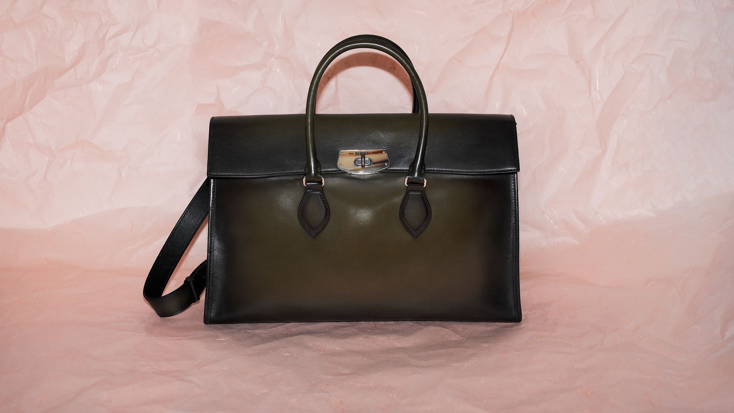 ベルルッティのバッグ＆ウォレットはロゴも素材も第一線級──特集