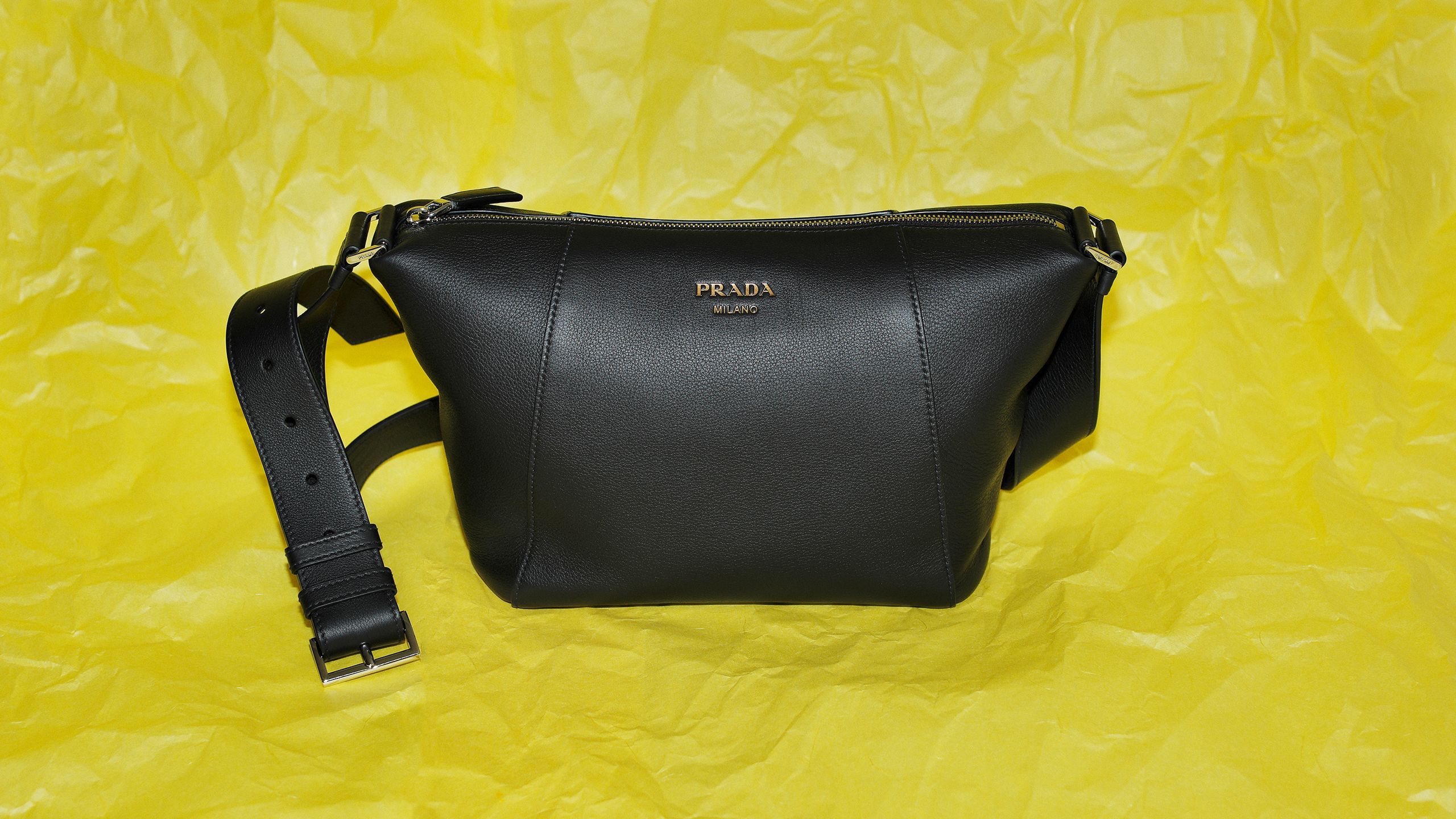 プラダの新作で今流のシックを体現──特集：2024-25年秋冬、バッグと