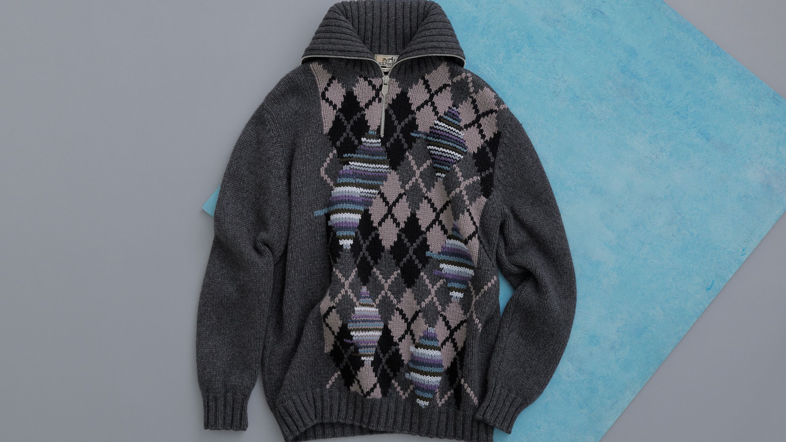 エルメスを象徴するレザーを筆頭に、異素材使いが冴える──特集