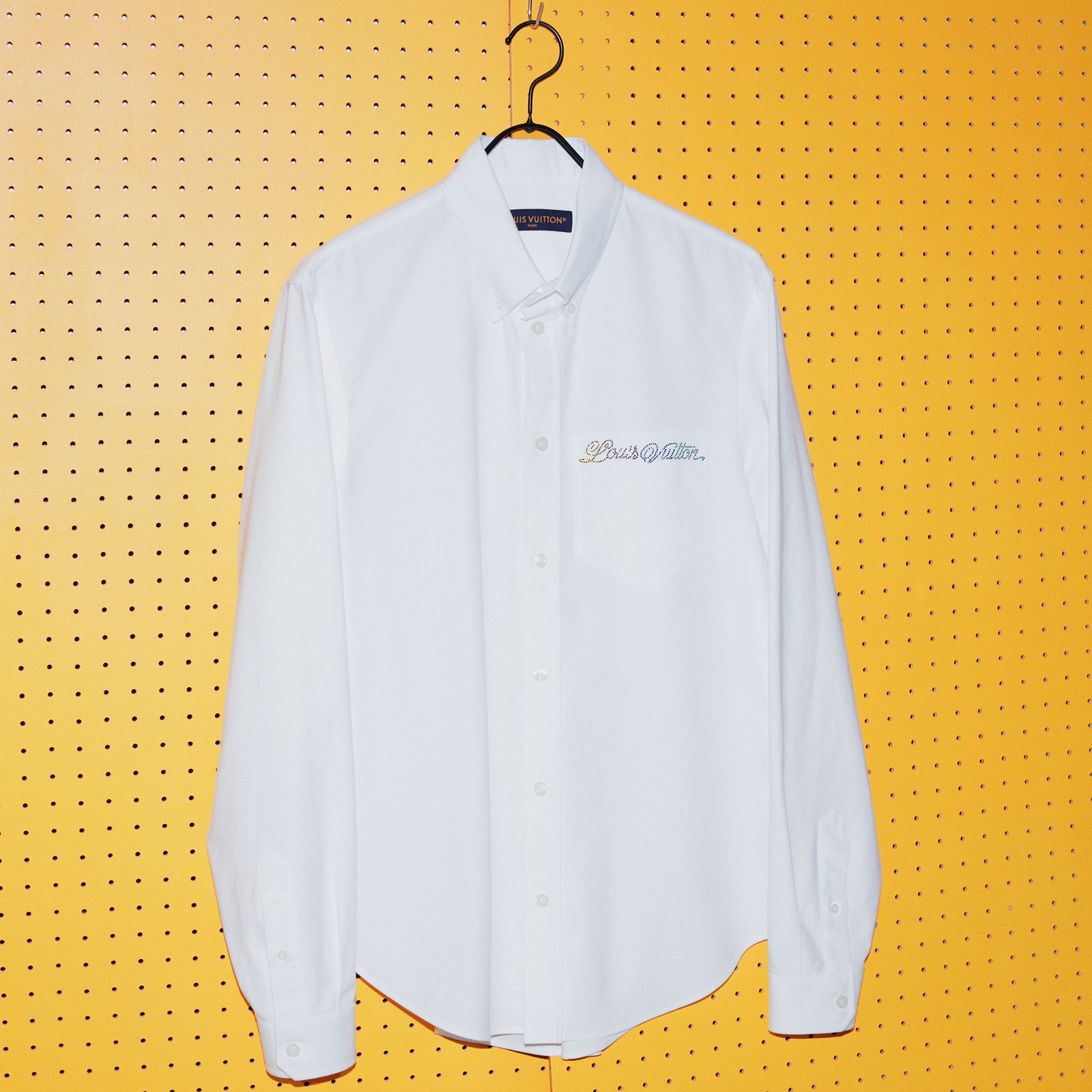 D*n様 2025年新作 Louis Vuitton モノグラム ホワイトシャツ ポップに