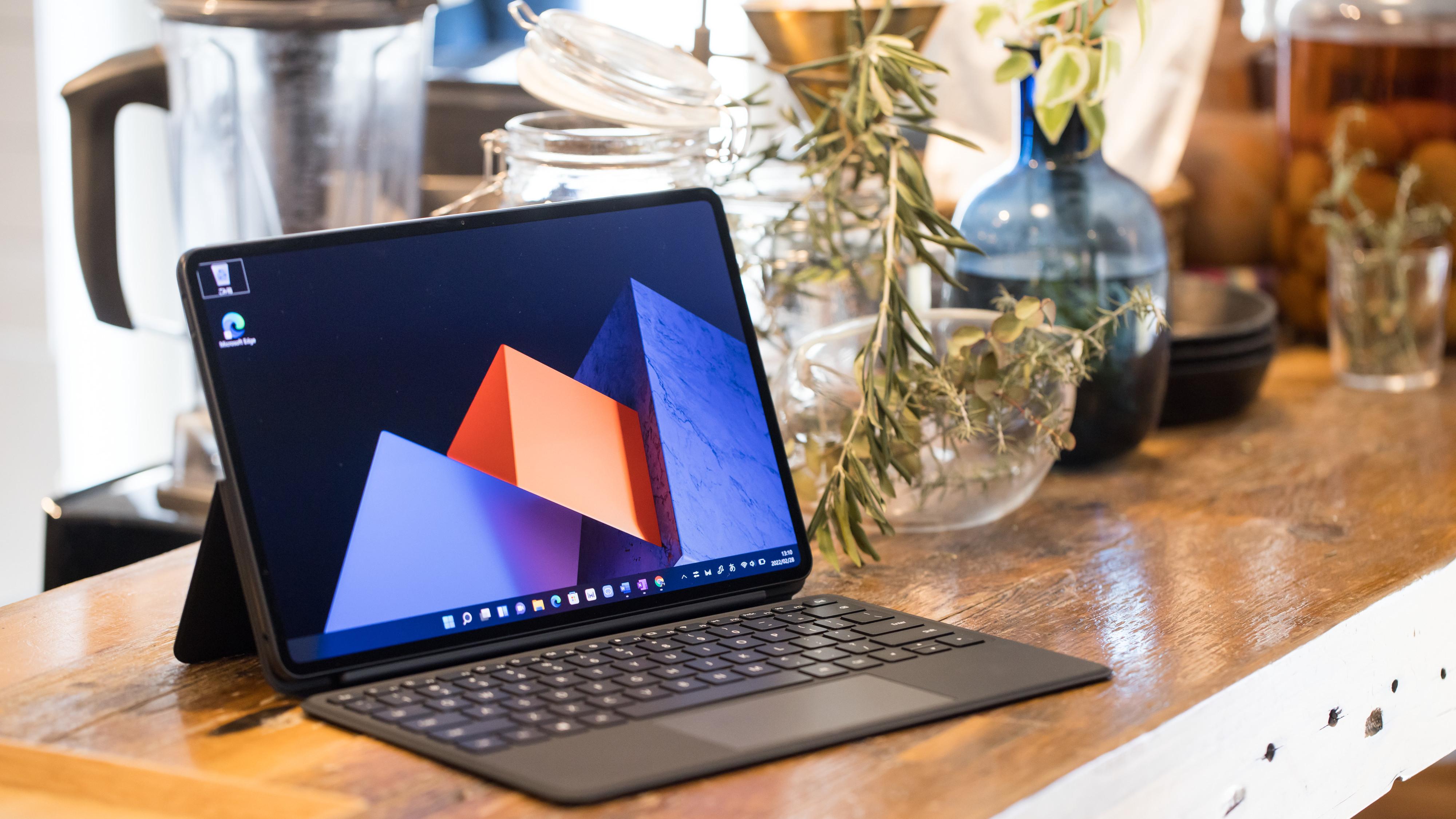 ディスプレイだけのPCって超便利じゃん。Windows搭載タブレットとして