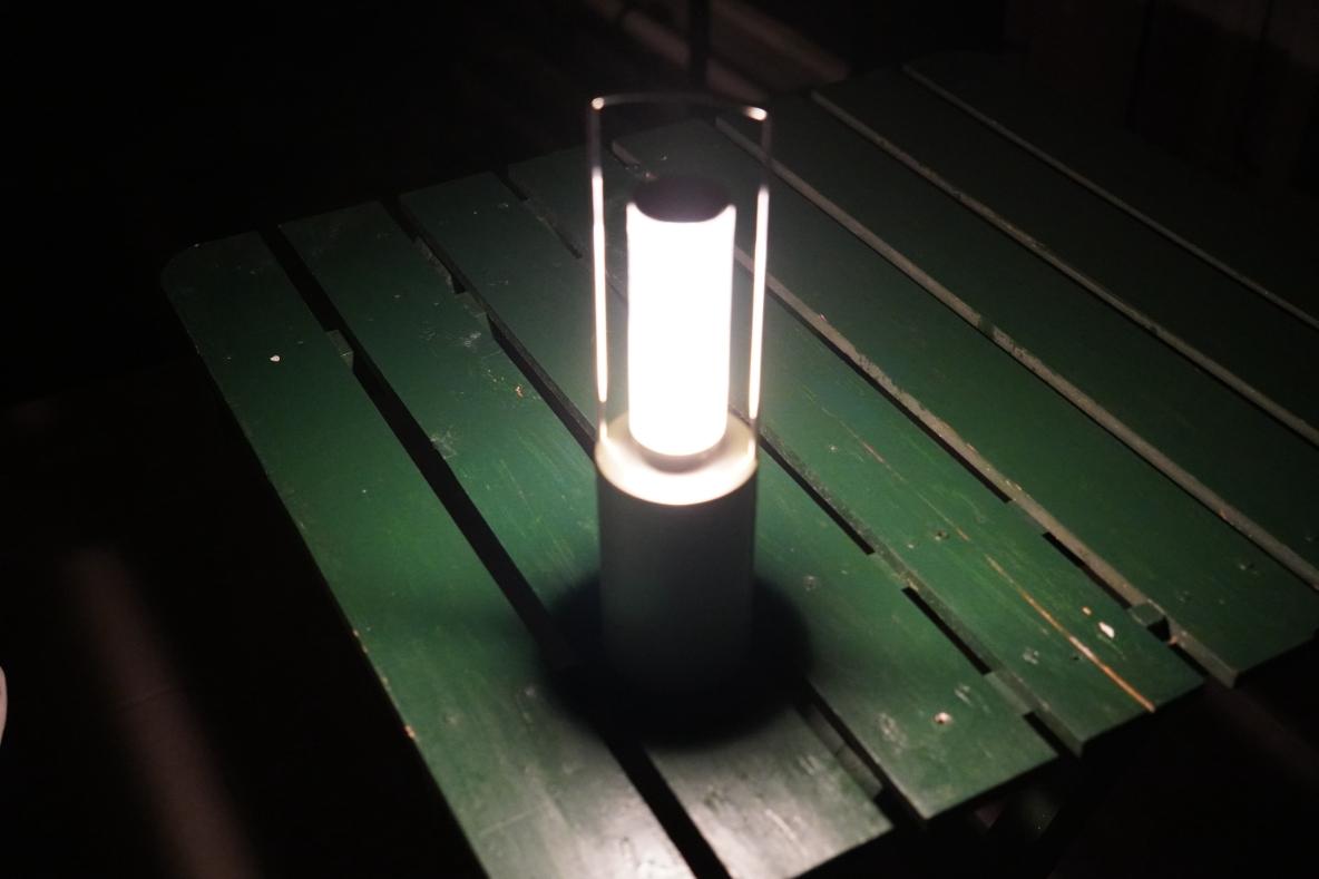 SHARP×オンキヨーのポータブルスピーカーランタンが有能すぎ。キャンプ