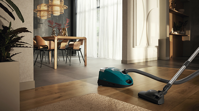 Miele キャニスター掃除機「Compact C2 SDCO 4 Clean Meister」が