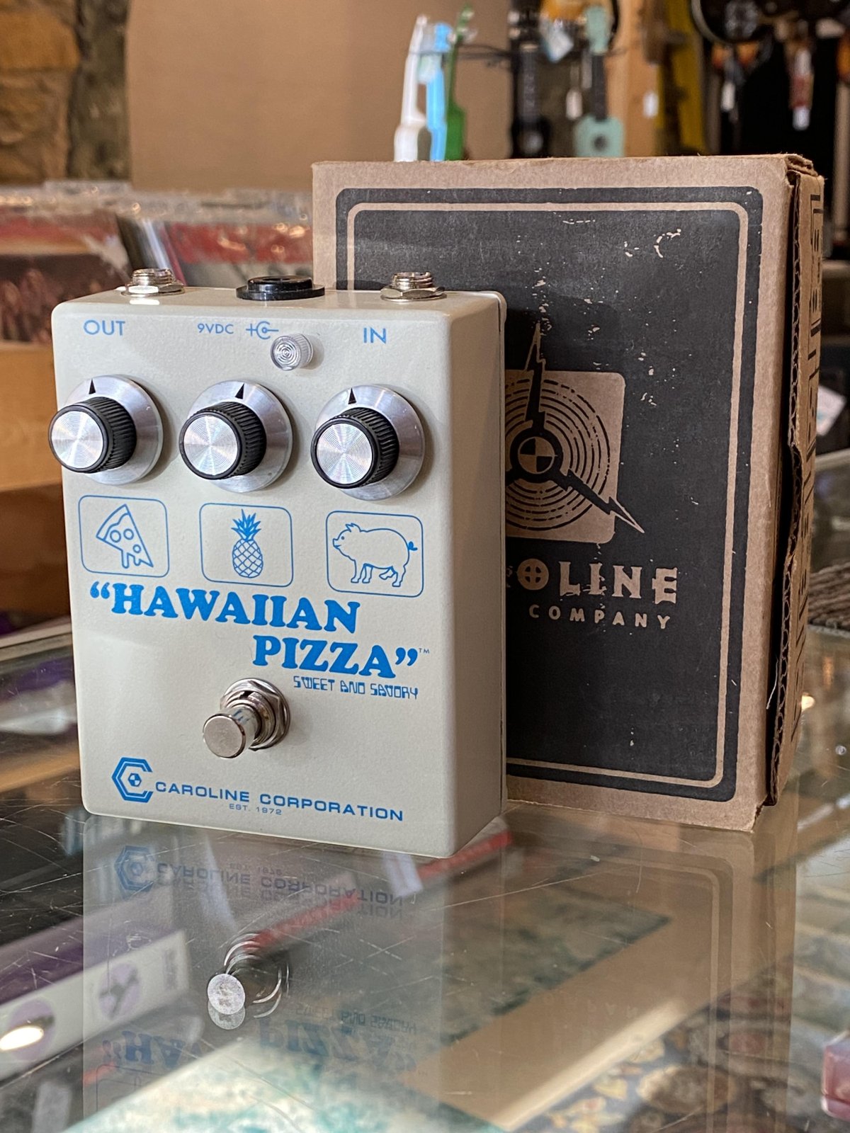 Caroline Hawaiian Pizza fuzz pedal - w/box