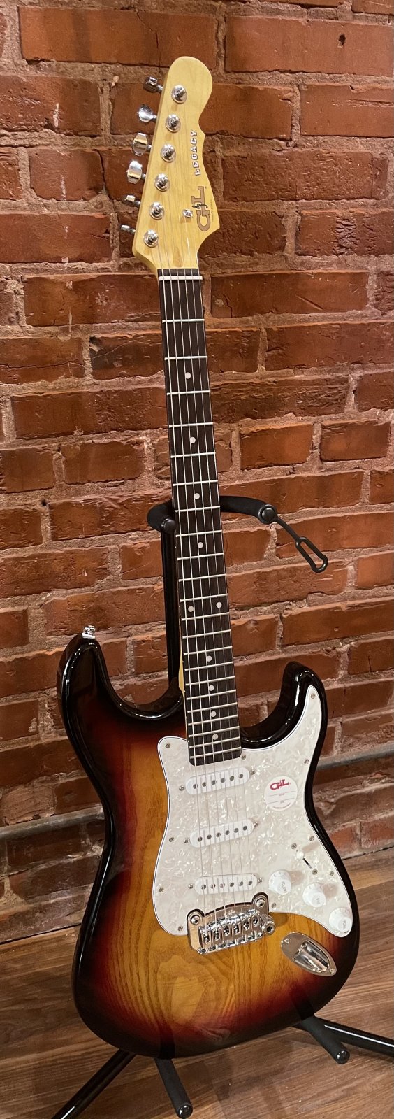 G&L Tribute Series Legacy 3-Tone Sunburst