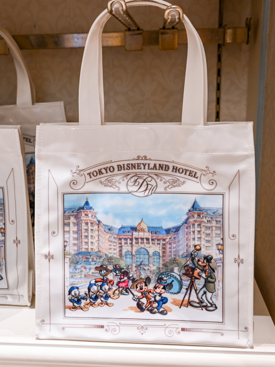 記念撮影をするミッキーたちがおしゃれ！東京ディズニーランドホテル