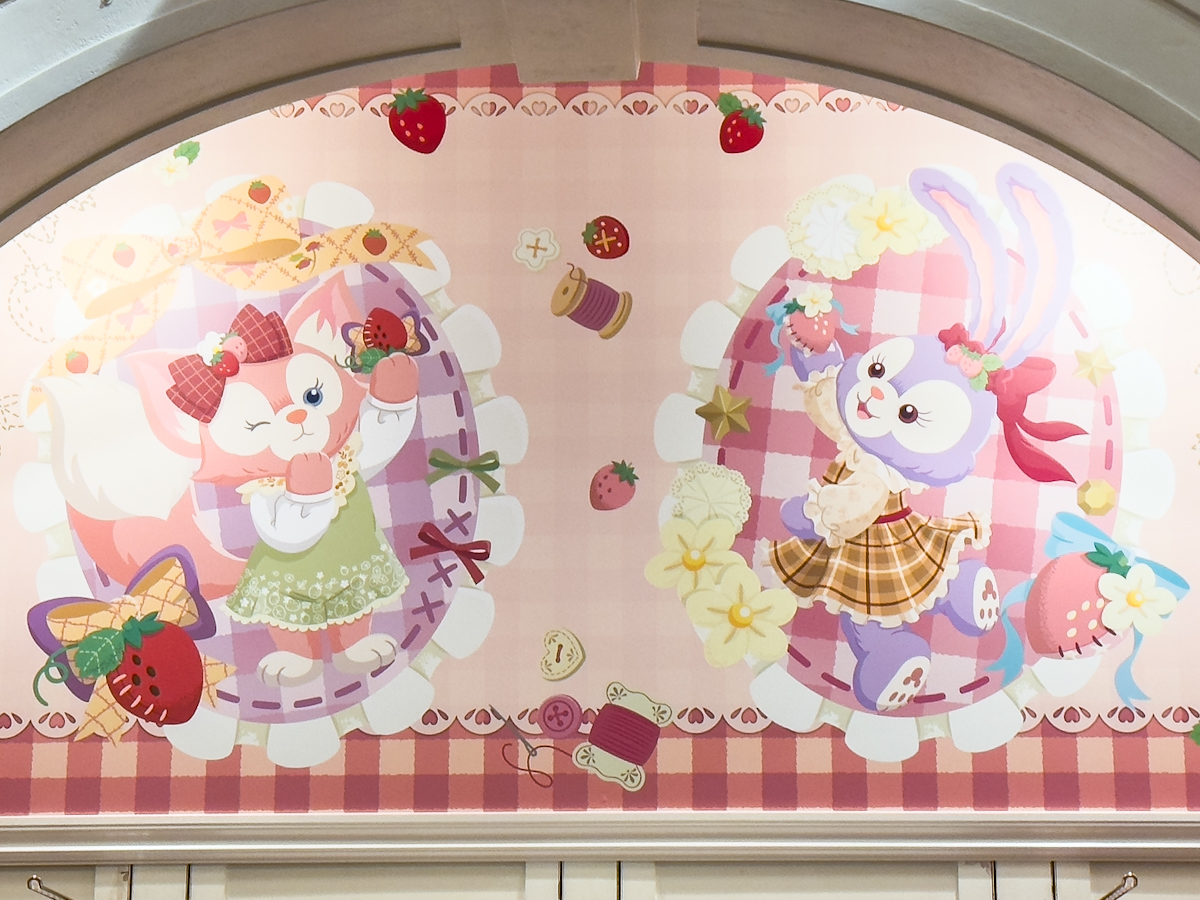 いちごを抱えた姿もかわいい！