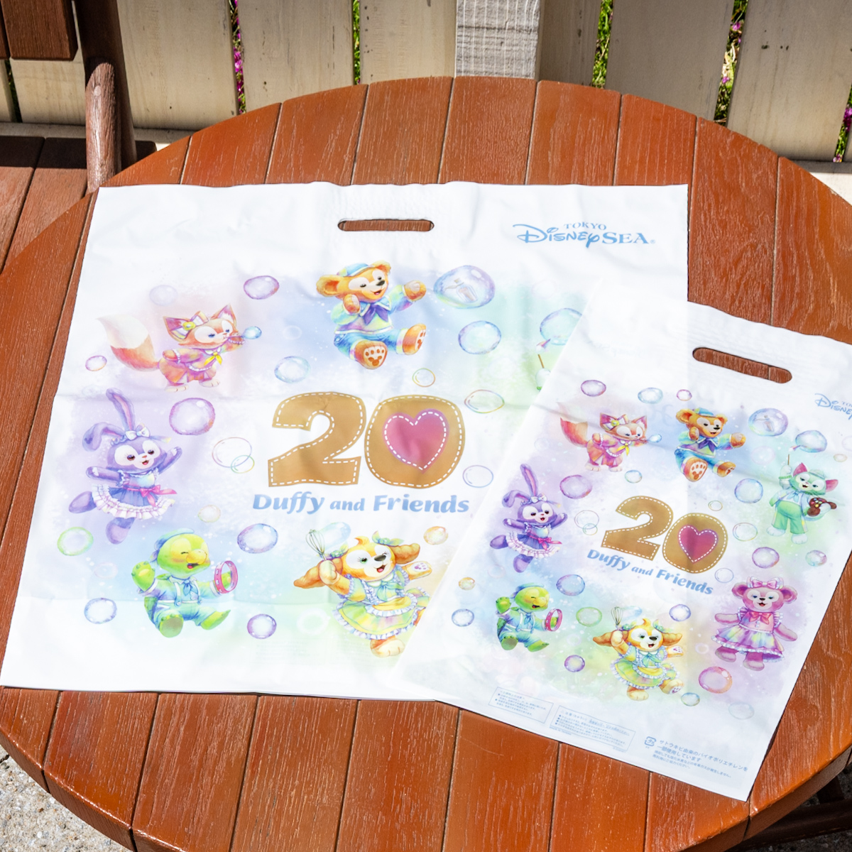 20周年デザインのお土産袋登場！東京ディズニーシー「ダッフィー