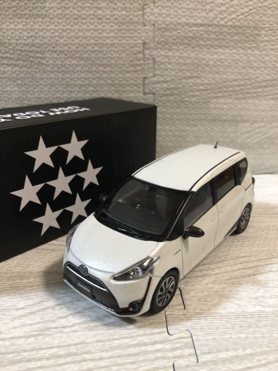 Amazon | 1/30 ミニカー 新型シエンタ Sienta 前期 非売品 カラー