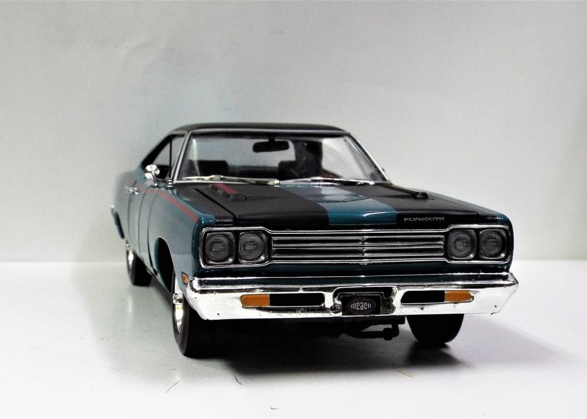 Amazon | 1/18 プリムス ロードランナー 1969年 ターコイズメタリック