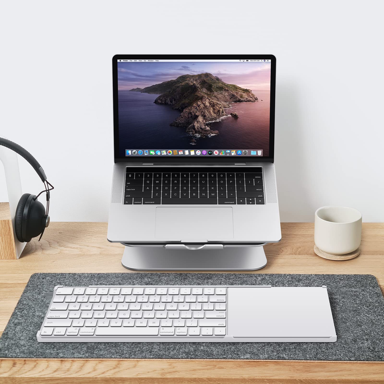 Bestand Apple Magic Kablosuz Klavye ve Apple Magic Trackpad ile