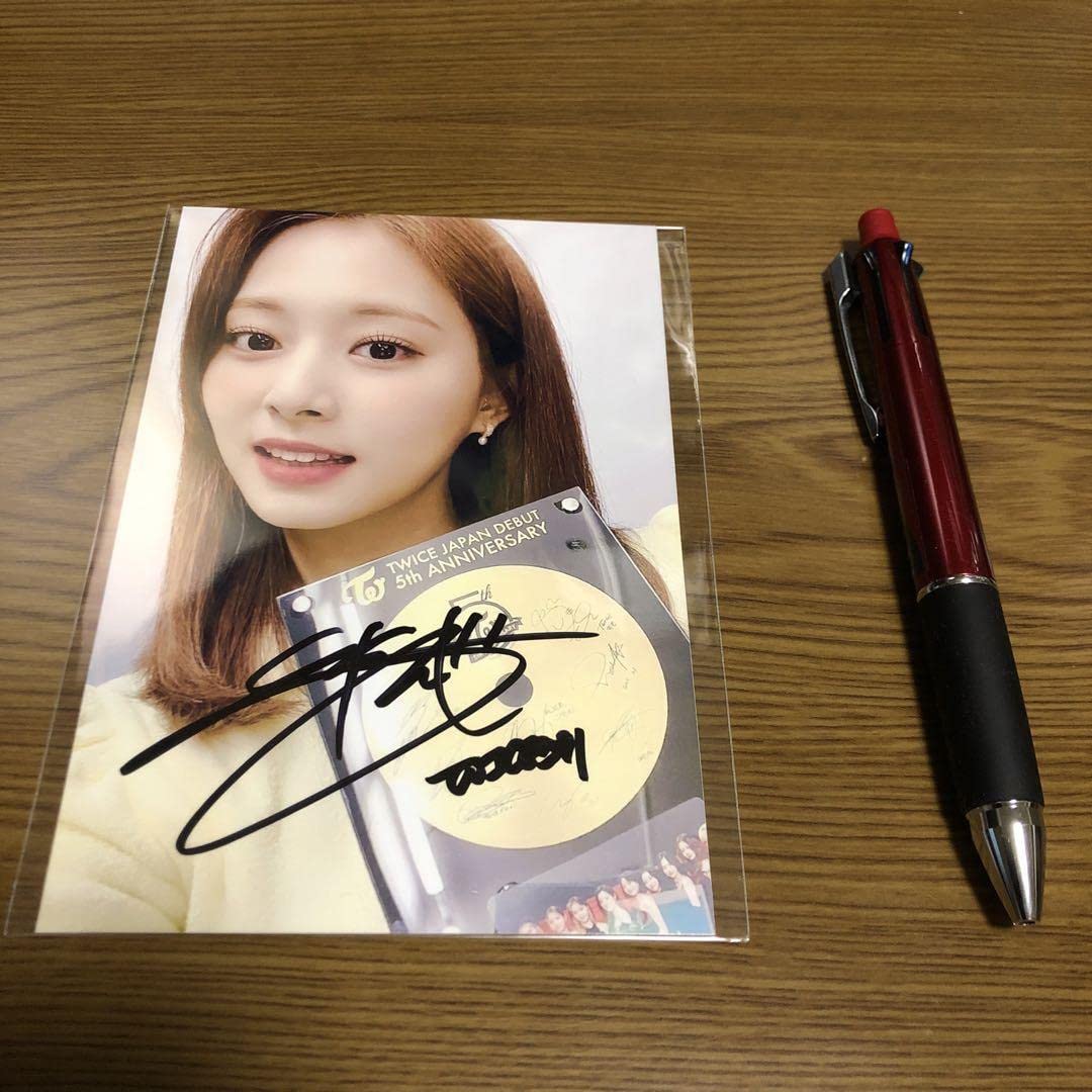 Amazon.co.jp: TWICE ツウィ 直筆 サイン 写真 : おもちゃ